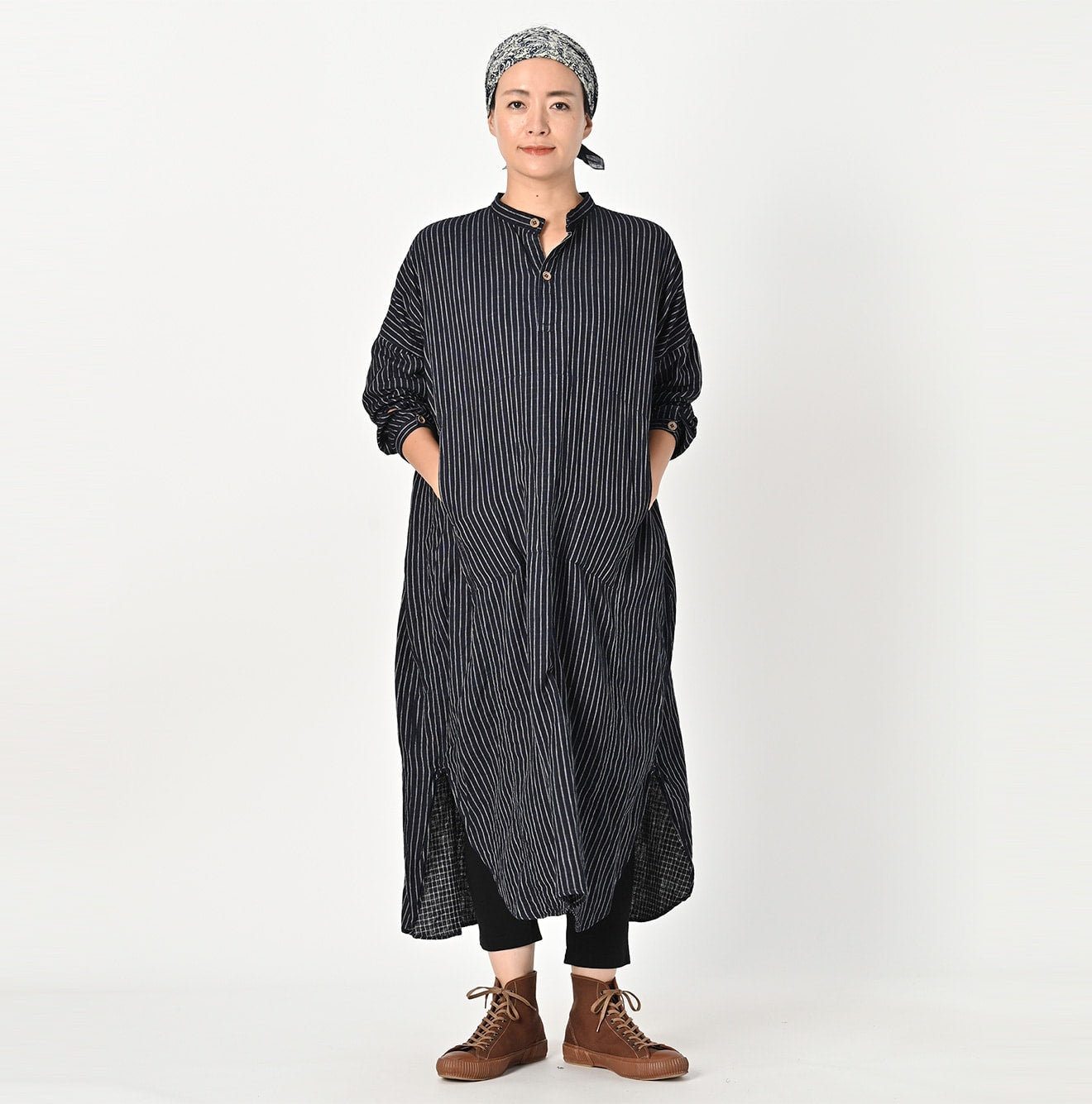 Indigo Fuwa Fuwa Double Woven Easy Dress Female Model