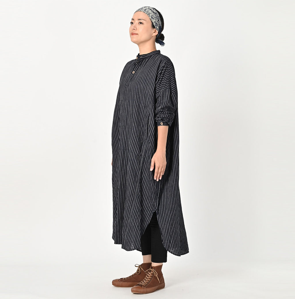 Indigo Fuwa Fuwa Double Woven Easy Dress Female Model