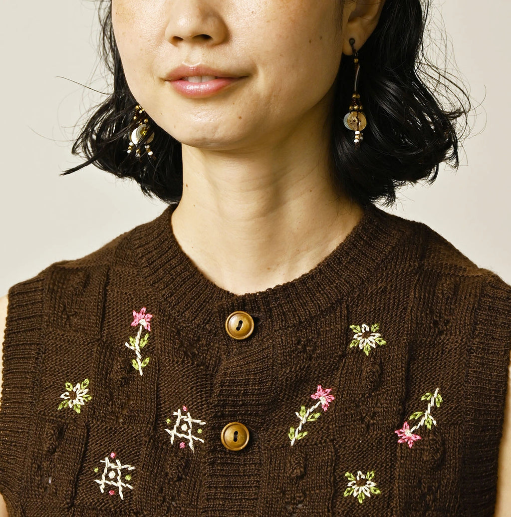 Pom-pom Flower Vest