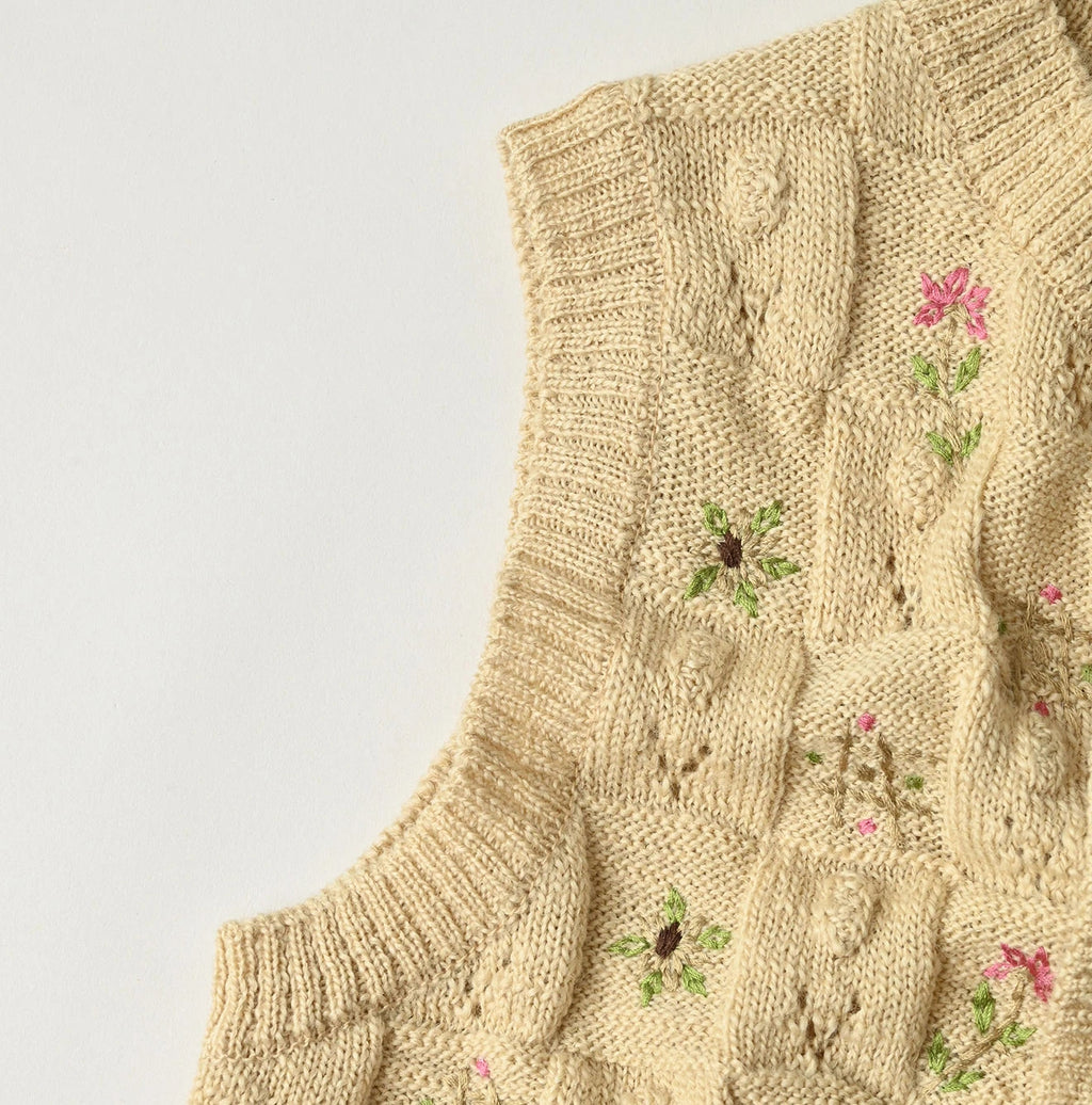 Pom-pom Flower Vest