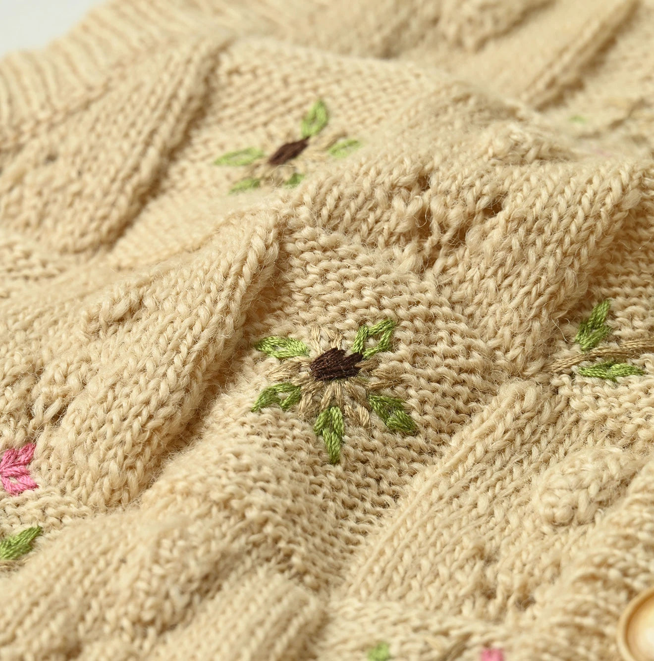 Pom-pom Flower Vest