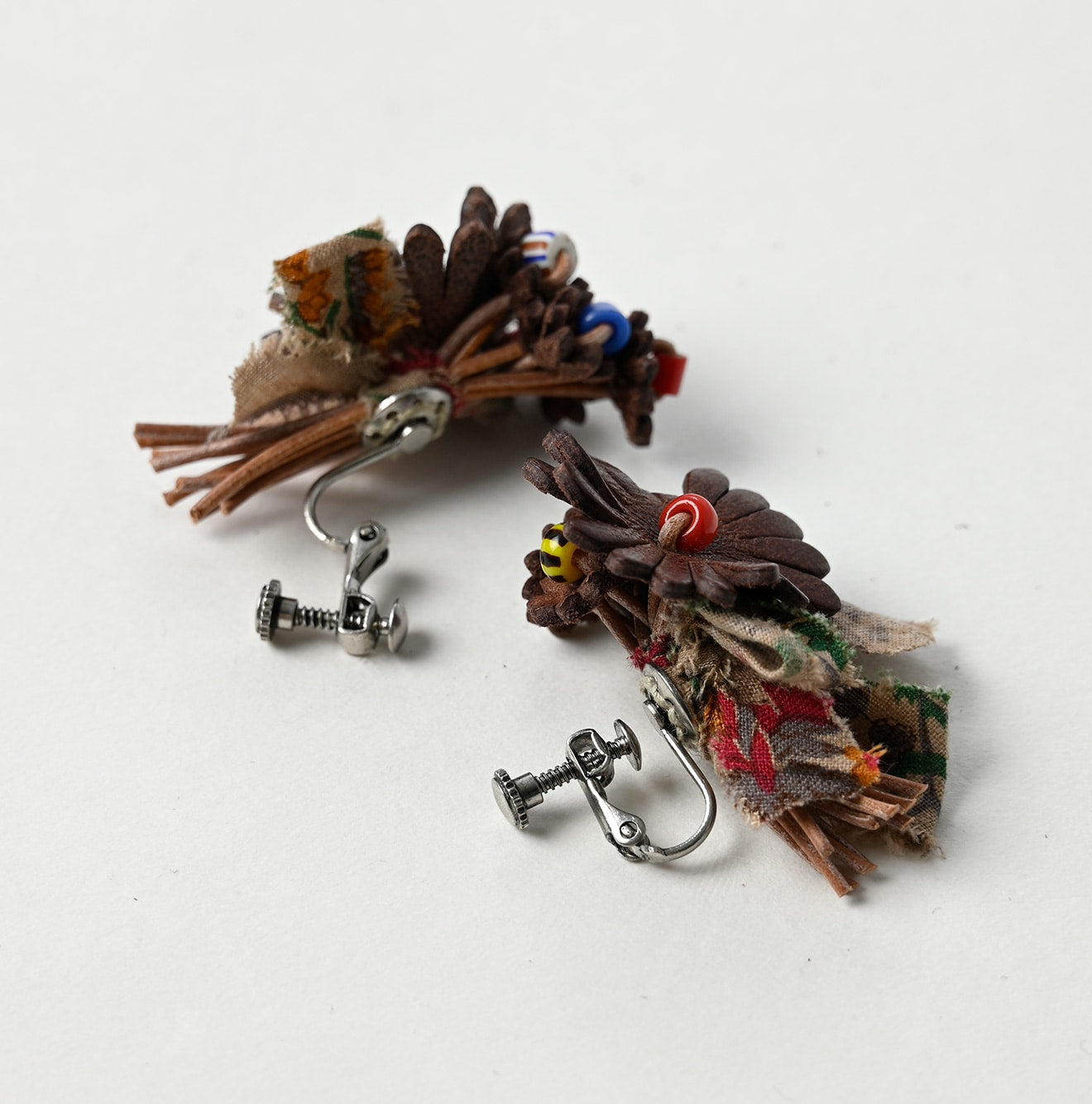 Leather x Glass Beads Bouquet Flower Earrings Detail