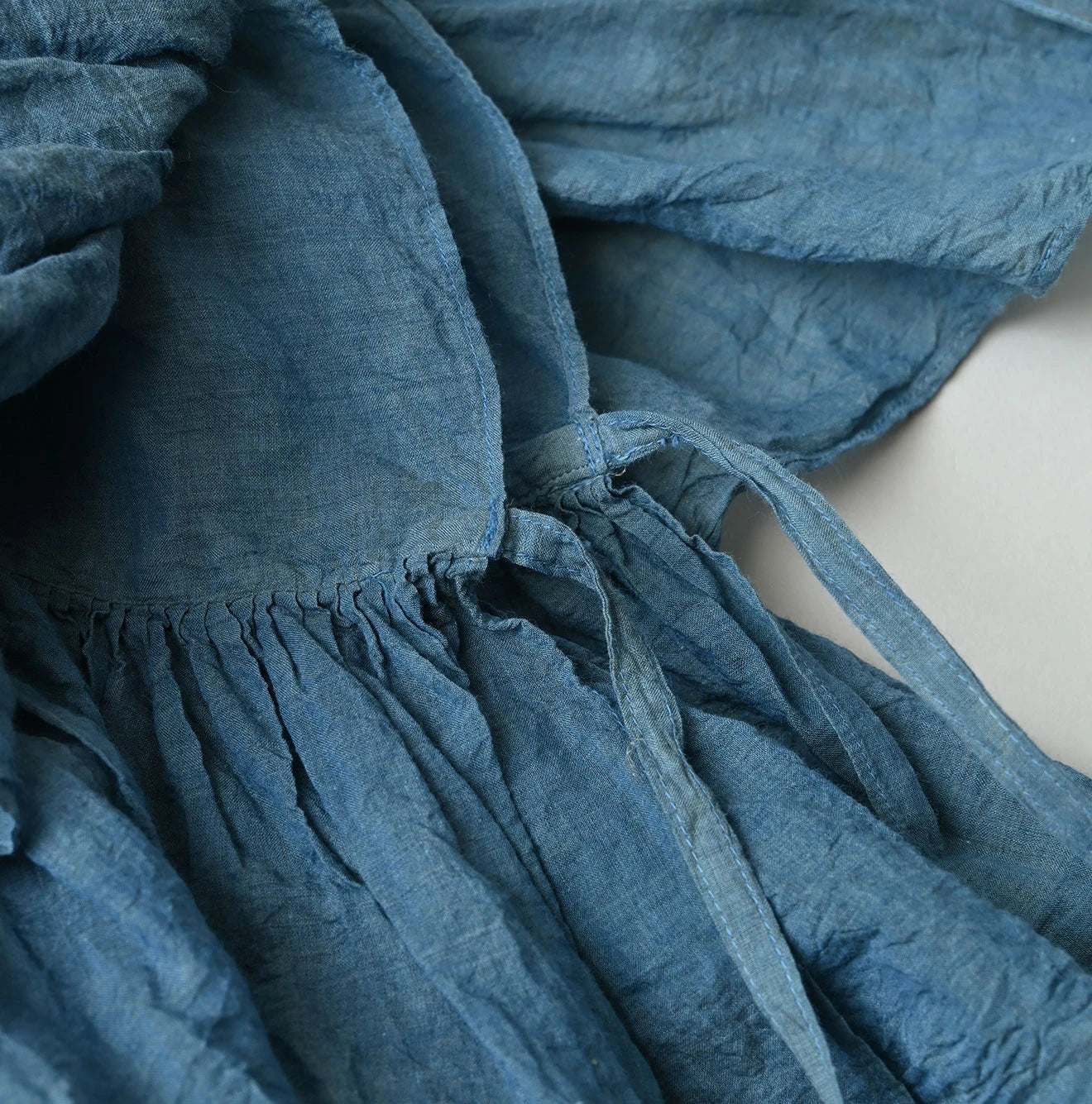 Ai Feather Khadi Silk Large Pétale