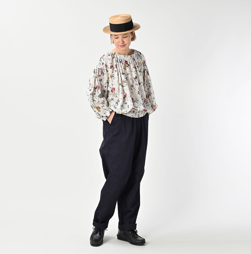 45 Gauze Antique Flower Print Shirring Blouse Female Model