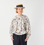 45 Gauze Antique Flower Print Shirring Blouse Female Model