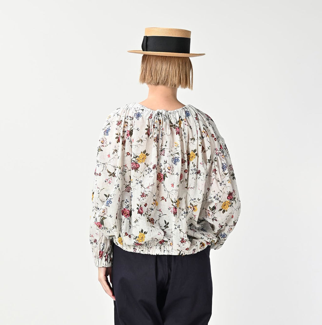 45 Gauze Antique Flower Print Shirring Blouse Female Model