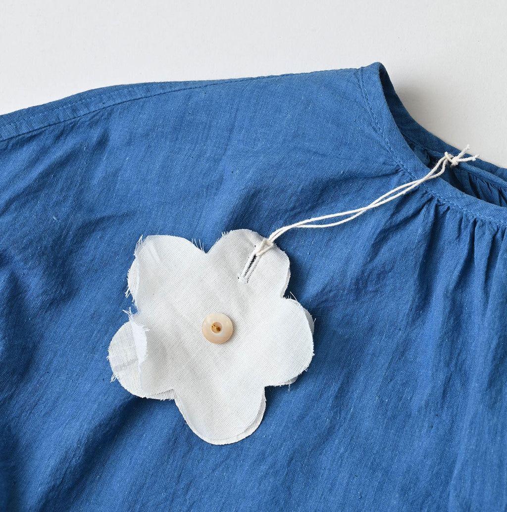 Ai Khadi x Feather Khadi Silk Peplum Frill de T-shirt