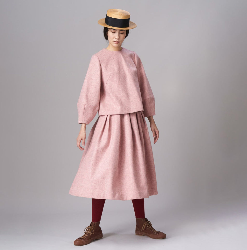 England Flannel Puff Blouse Female Model