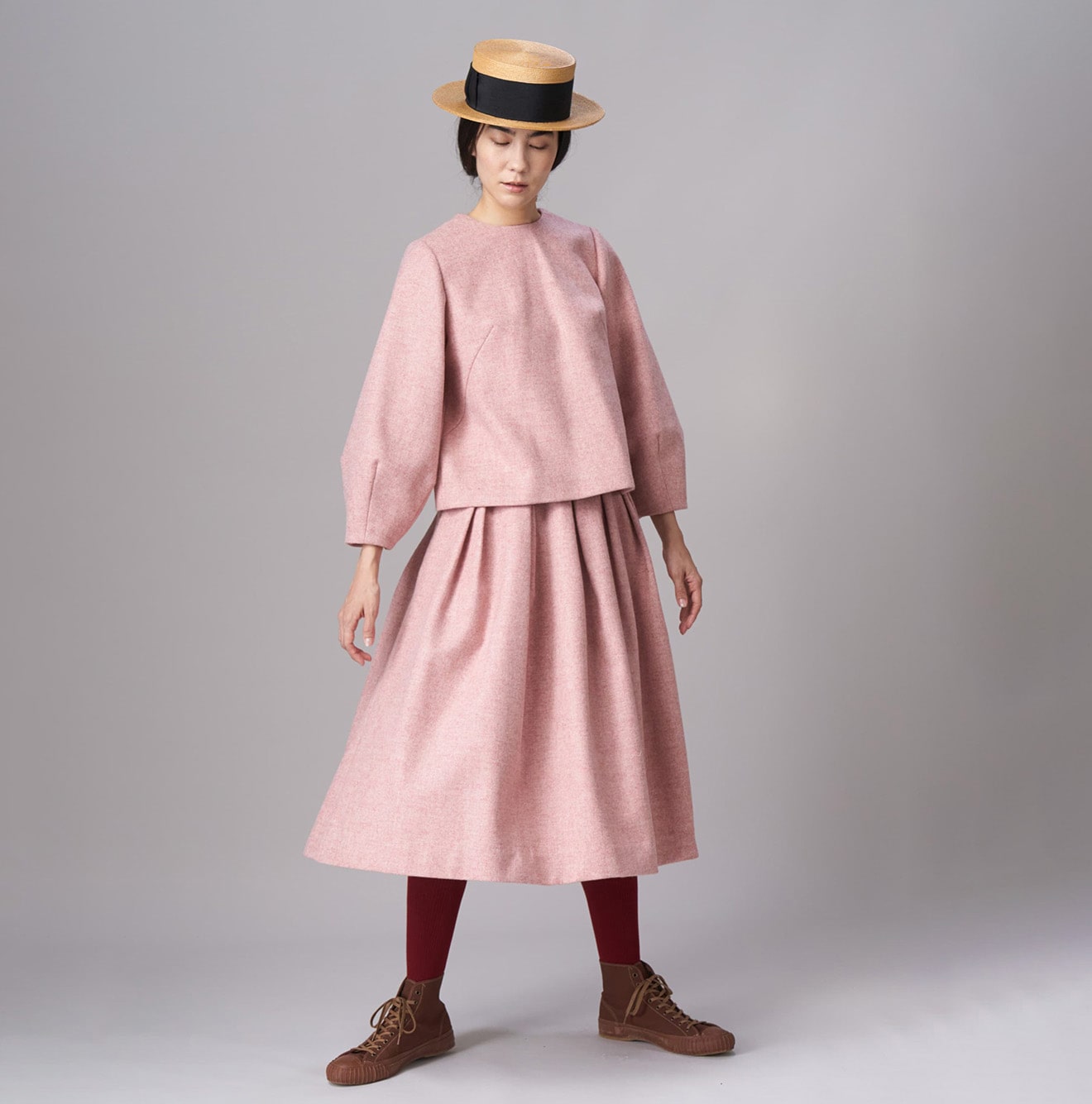 England Flannel Puff Blouse Female Model