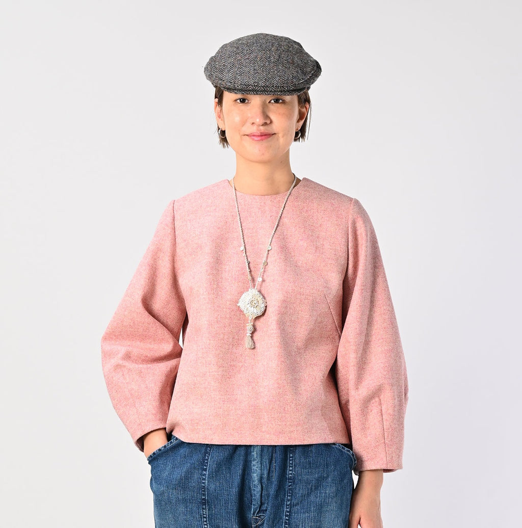 England Flannel Puff Blouse Female Model