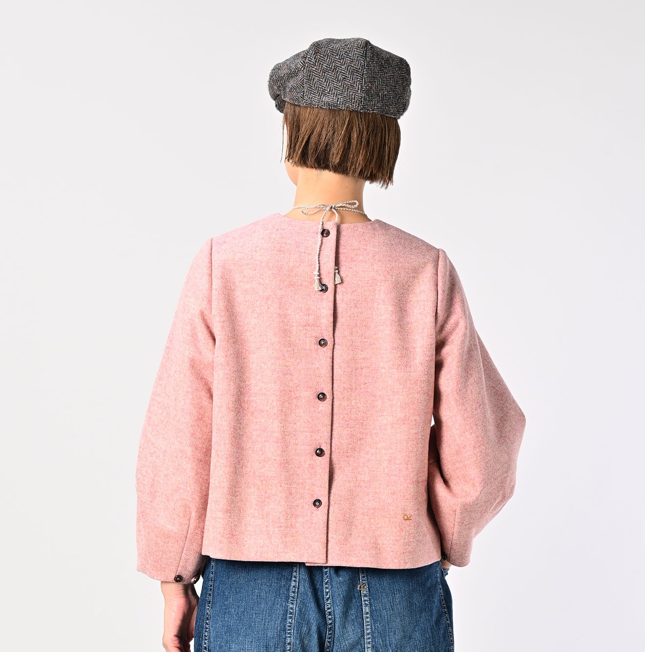 England Flannel Puff Blouse Female Model