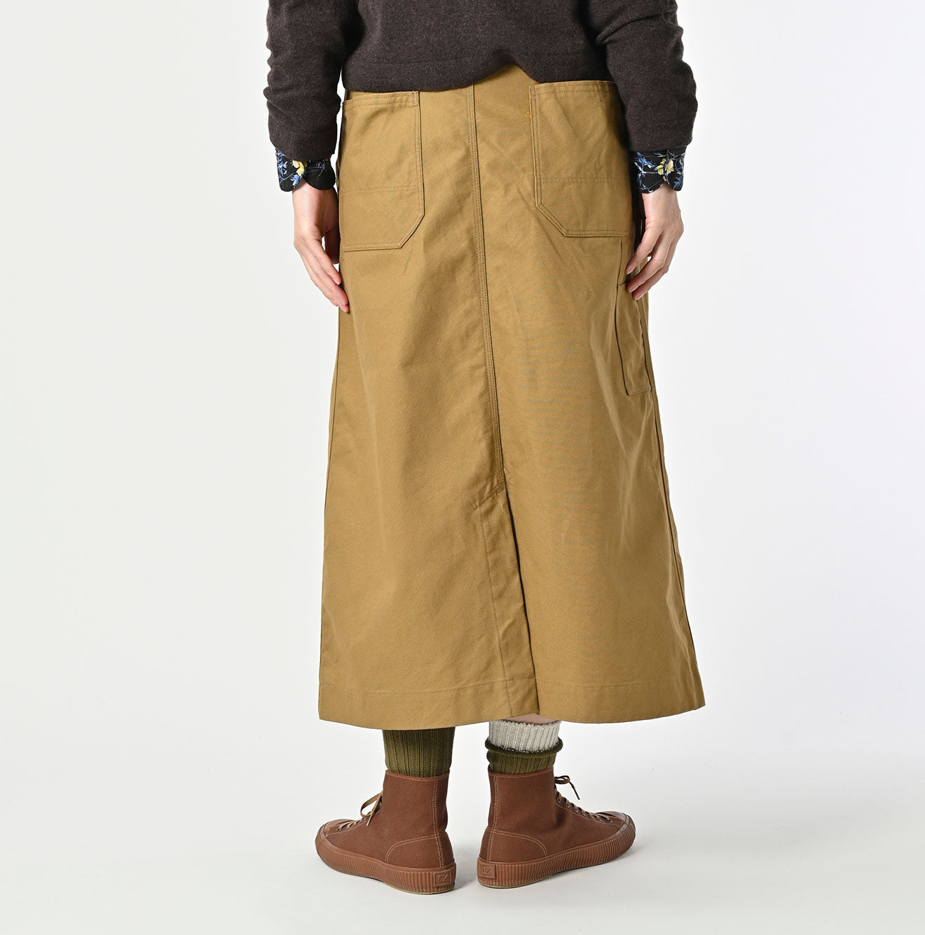 Duck Painter Skirt Female Model