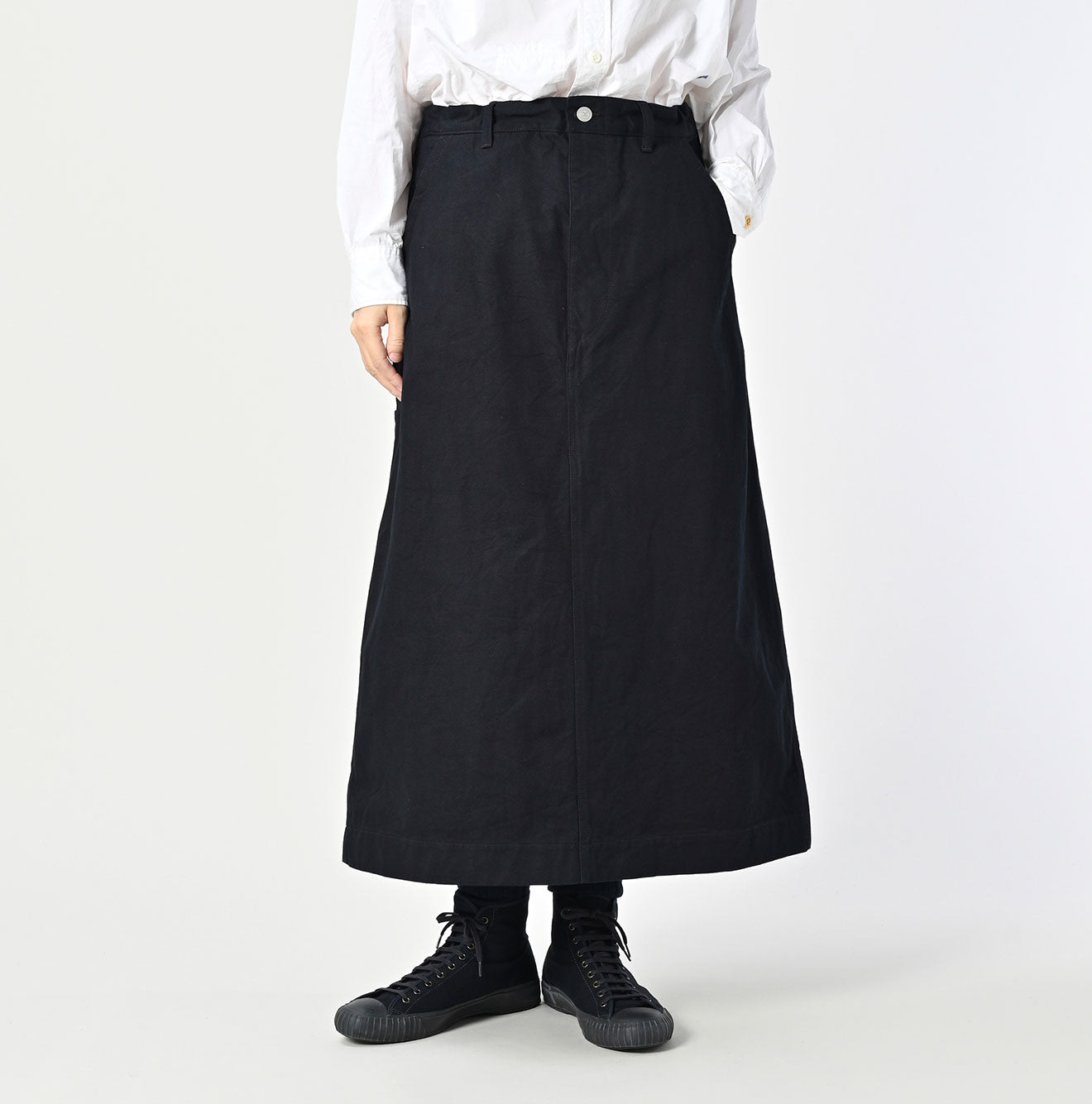 Indigo Duck Painter Skirt Female Model