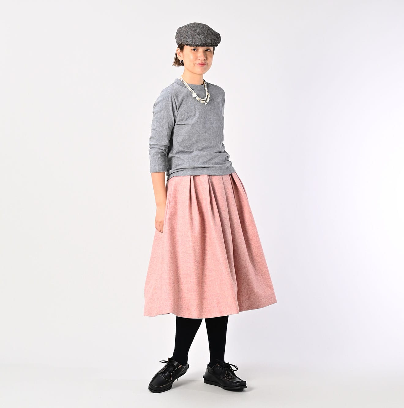 England Flannel Tuck Skirt Female Model