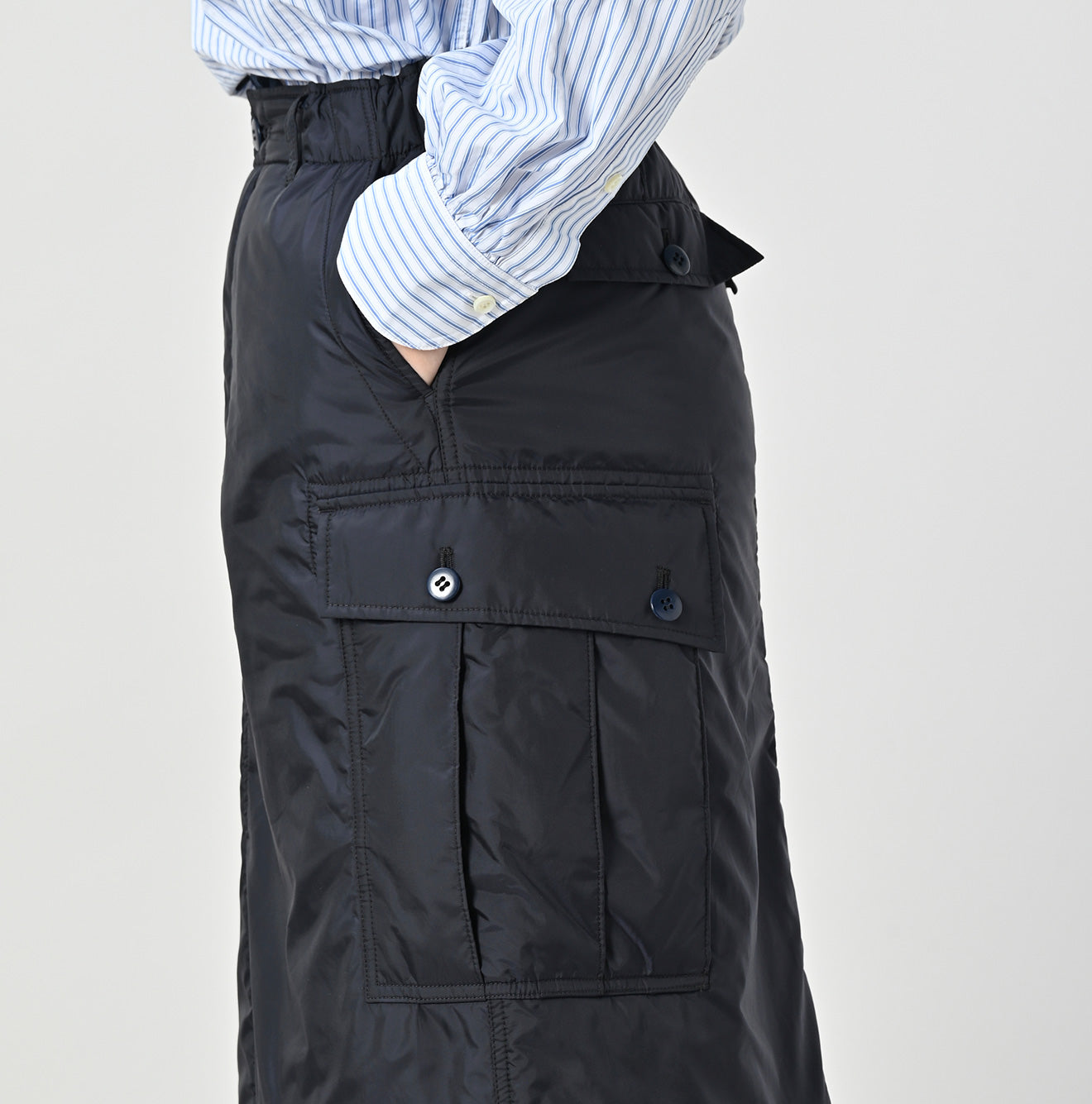 Nylon Quilting Cargo Skirt Detail
