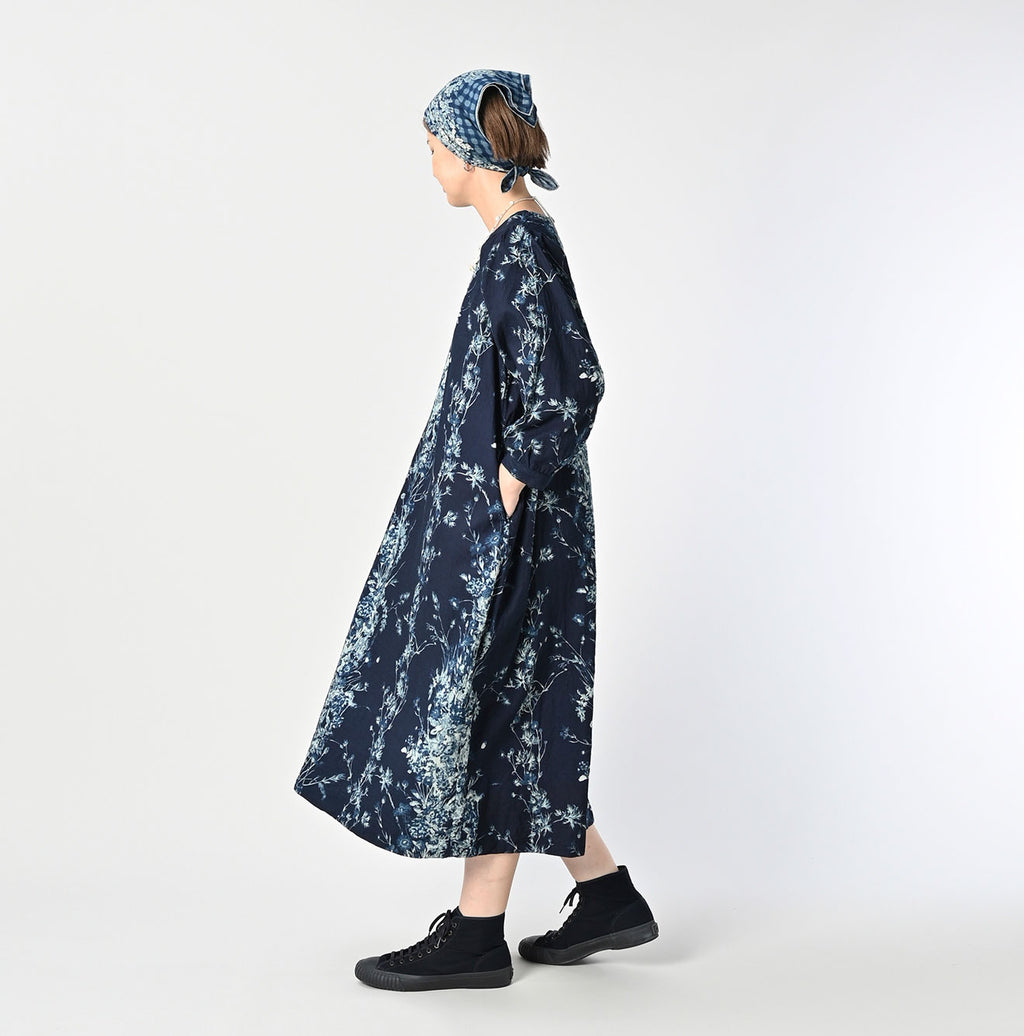 Indigo Indian Khadi Bouquet Stripe Print Puff Bridge Female Model