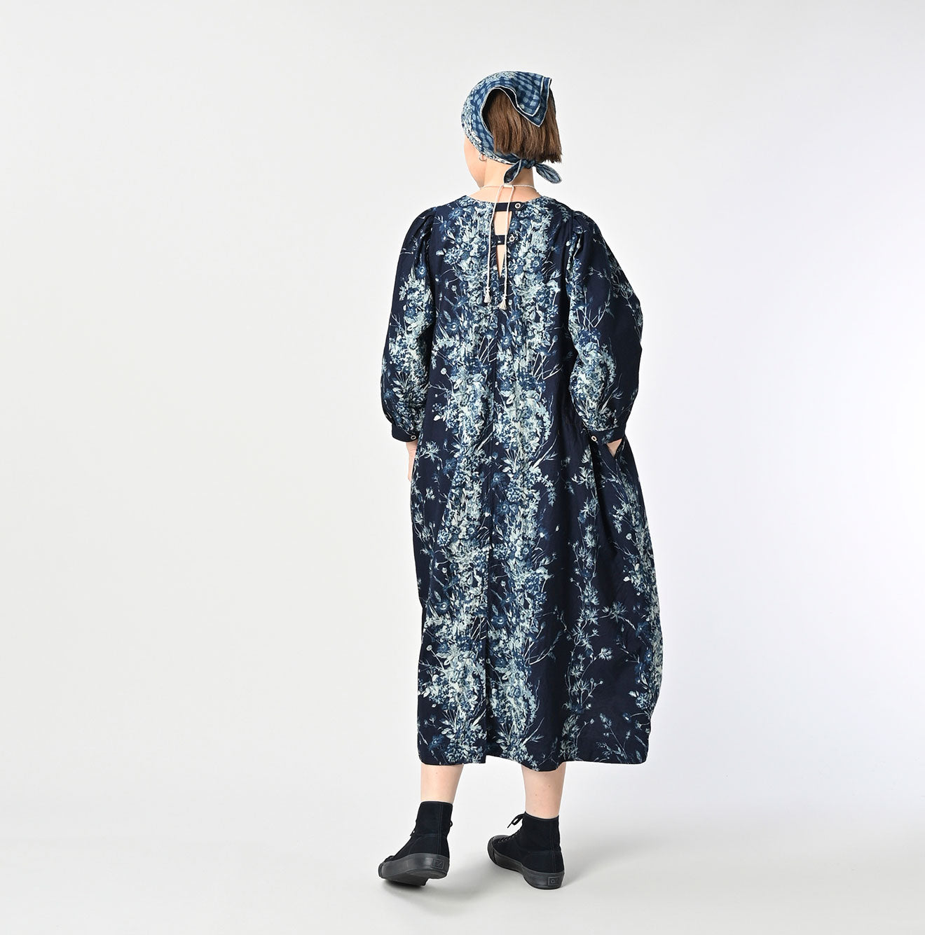 Indigo Indian Khadi Bouquet Stripe Print Puff Bridge Female Model