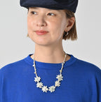 SUN Shell Flower Choker Female Model
