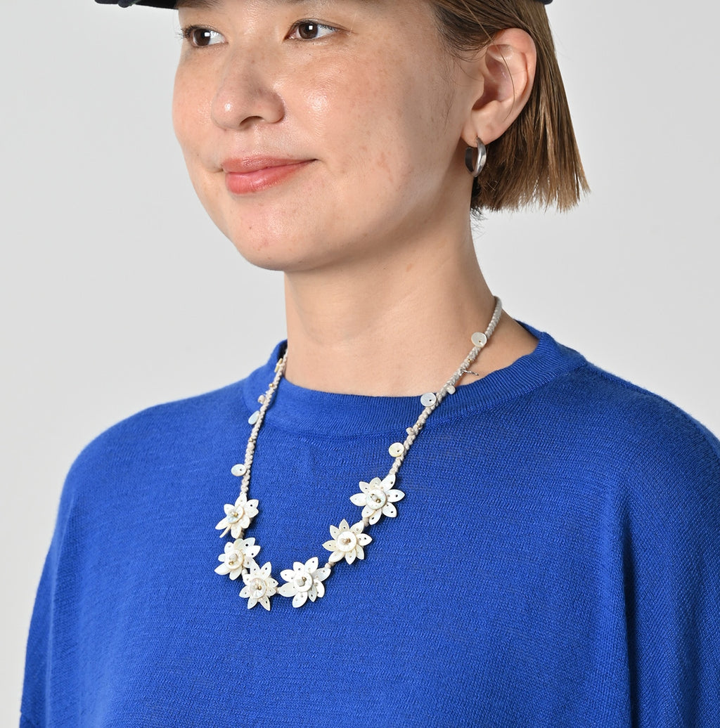 SUN Shell Flower Choker Female Model