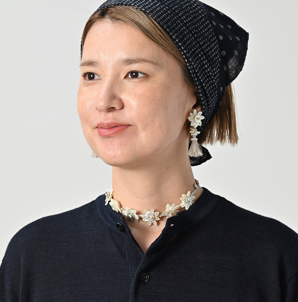 SUN Shell Flower Choker Female Model