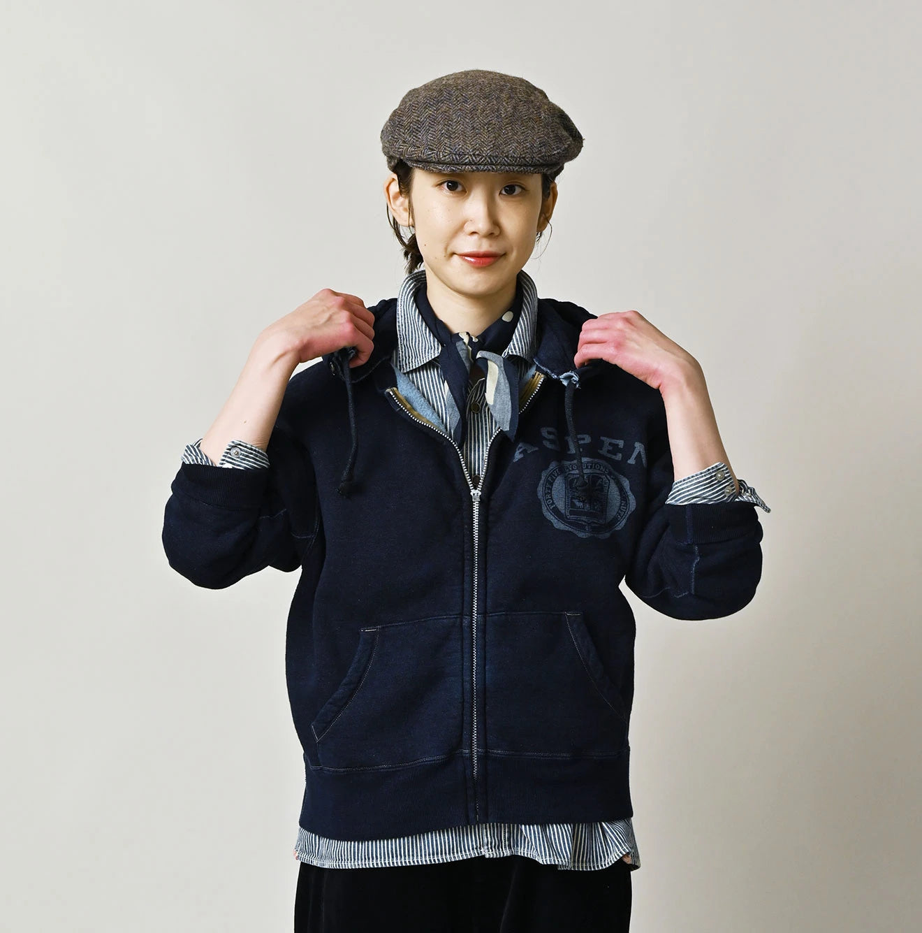 Indigo College Print Urake Drawn-String Hood