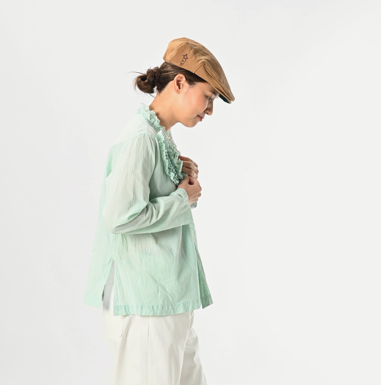 Indian Khadi Frill Cache-Coeur Female Model