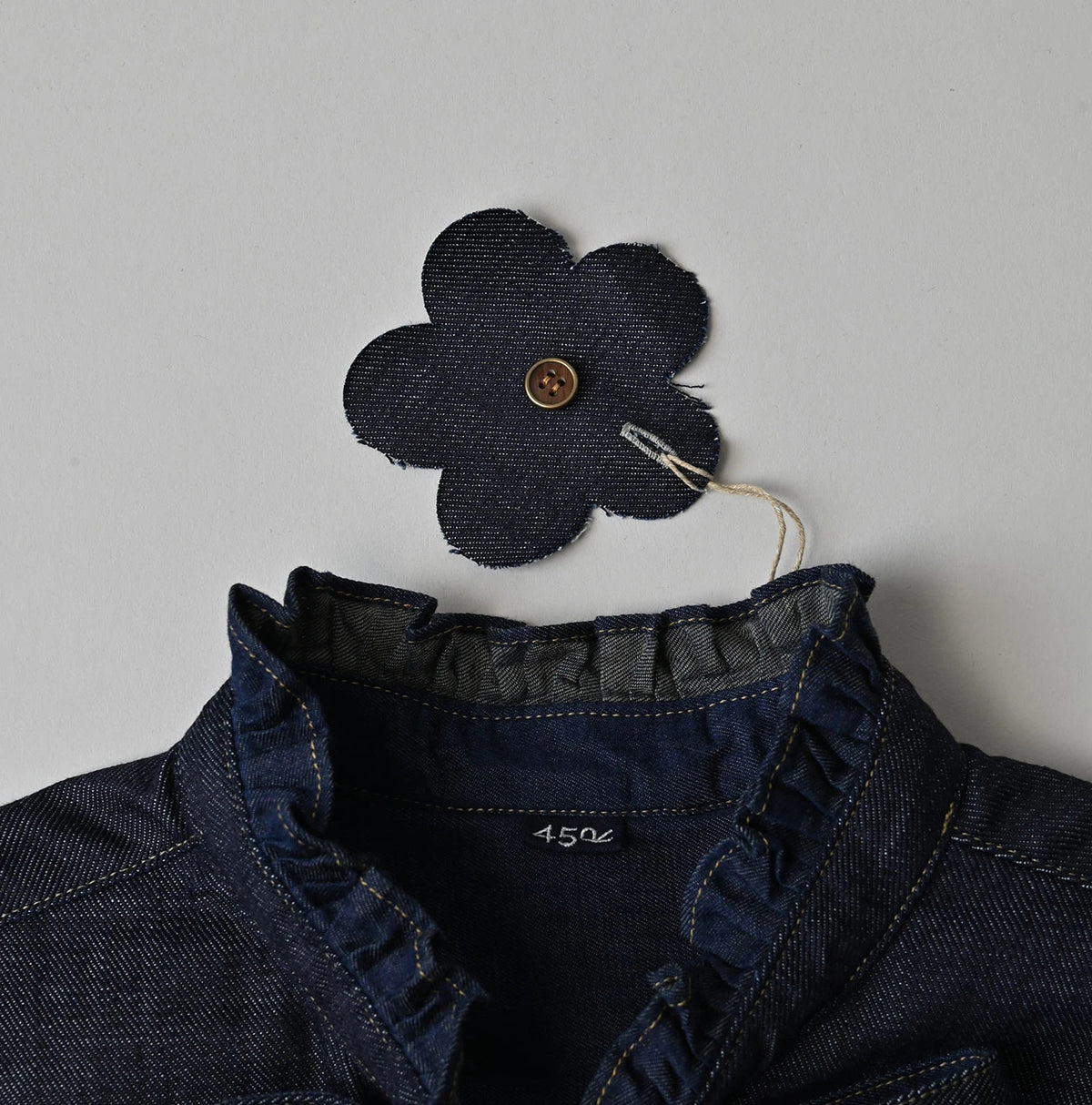 45 Petit Denim Long-Sleeve Bow-Tie Coupé Shirt Nou