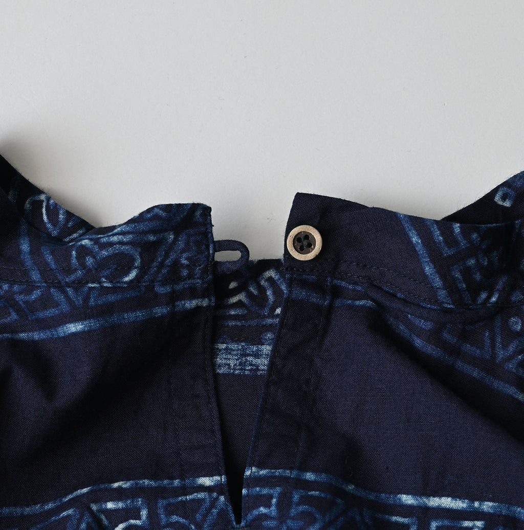 Indigo Picture Book Bandana Blouse Detail