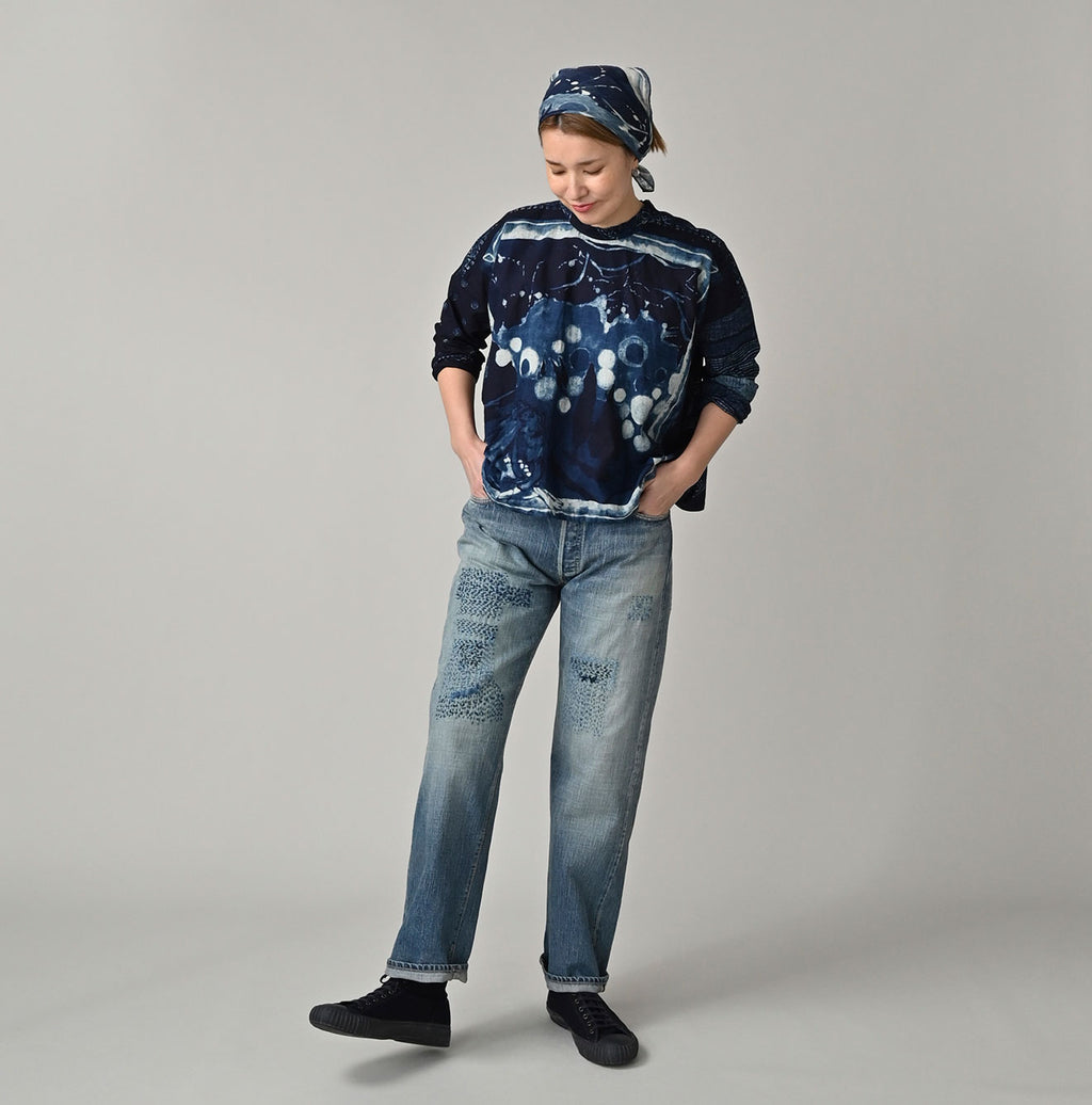 Indigo Picture Book Bandana Blouse Female Model
