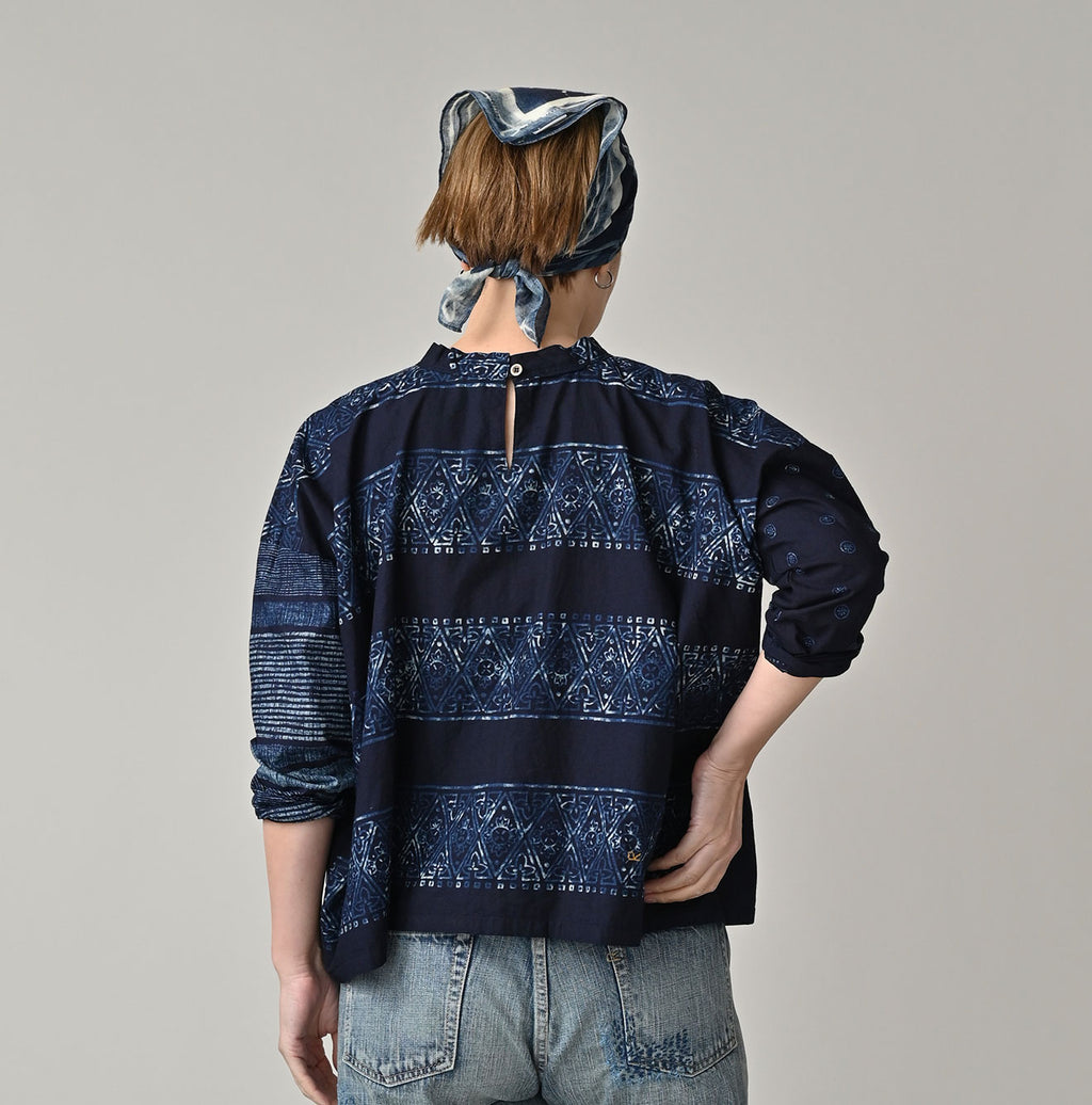 Indigo Picture Book Bandana Blouse Female Model
