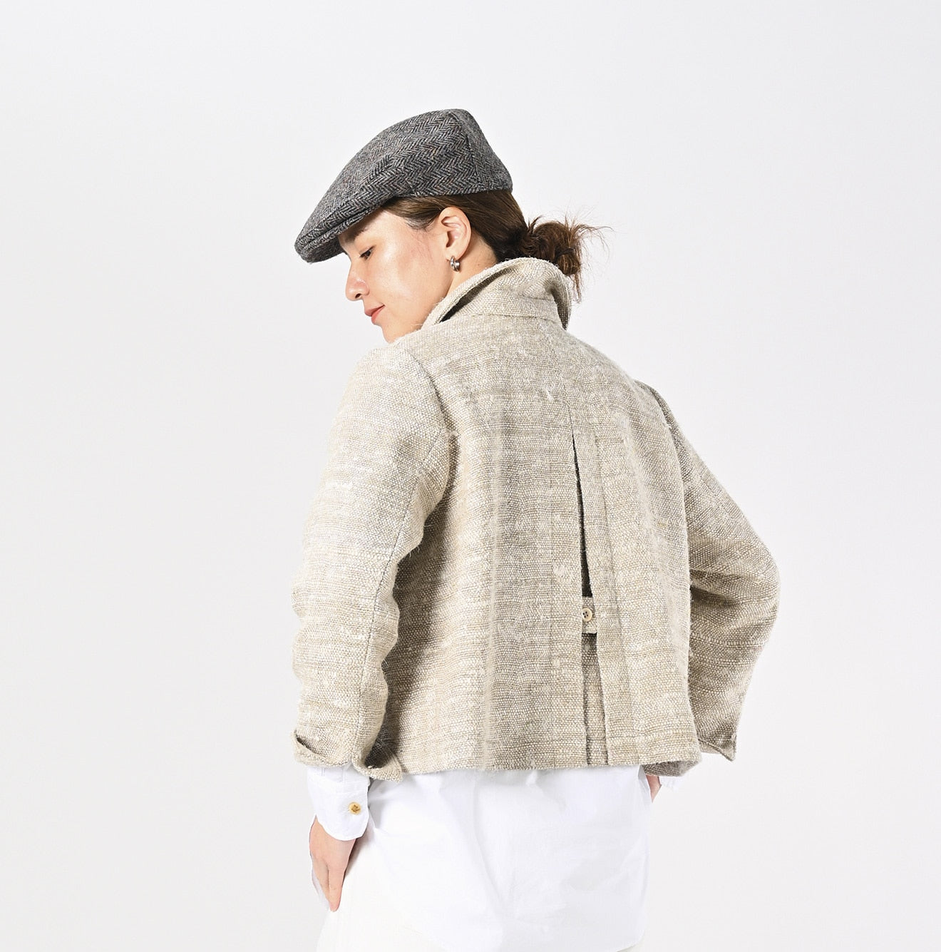 Indian Linen Silk Tweed Square Jacket Female Model