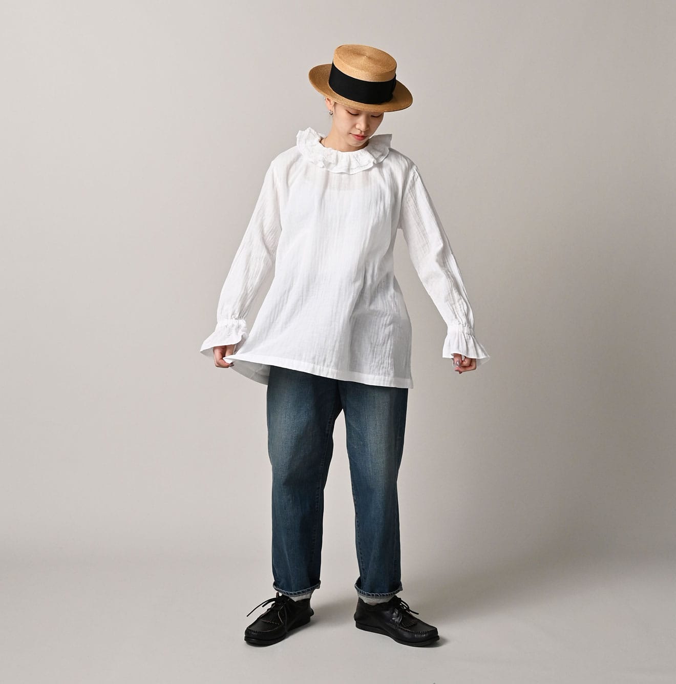 Gauze Double Woven Frill Collar Blouse White Female Model