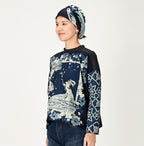 Indigo Picture Book Bandana T-shirt Female Model