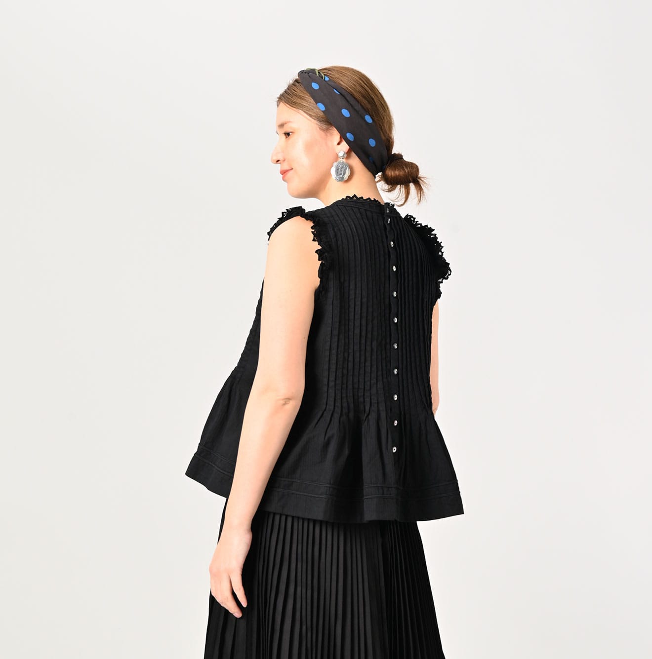 Dobby Stripe Sleeveless Top Female Model