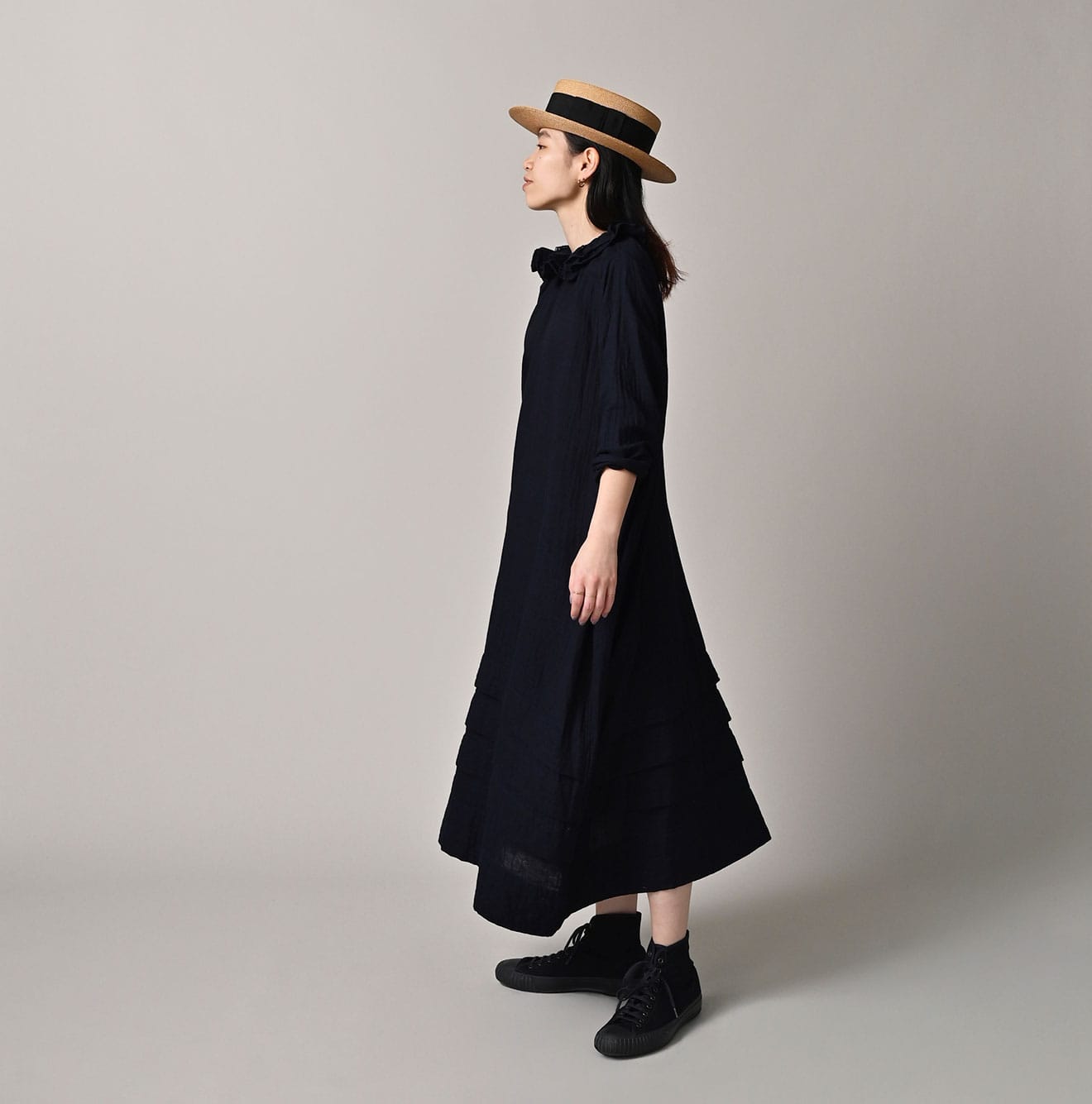 Indigo Gauze Double Woven Frill Collar Dress Female Model