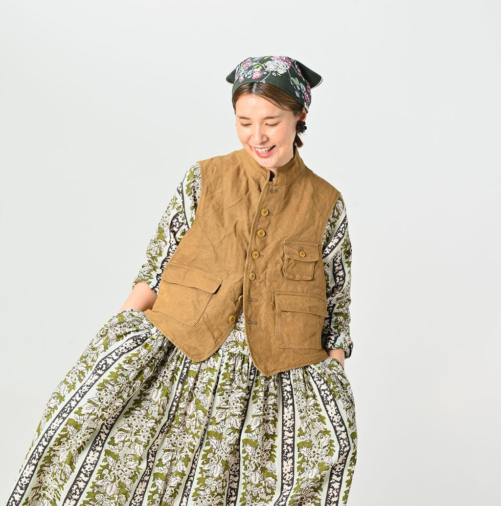 Linen Duck 908 Hunting Vest Female Model