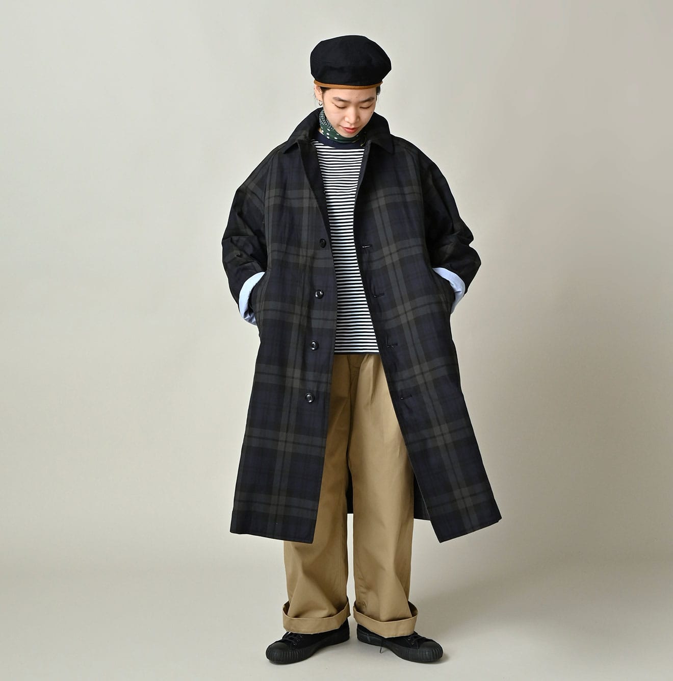 Gabardine Bulltile 908 Soutien Collar Coat Female Model