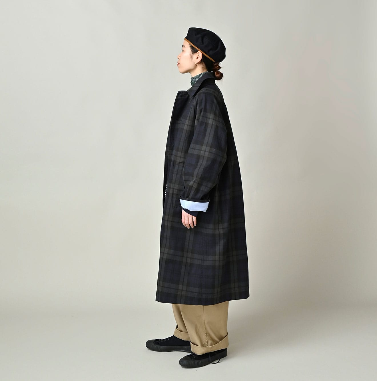 Gabardine Bulltile 908 Soutien Collar Coat Female Model