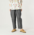 Basket Pattern Jacquard Denim 908 Peg Top Pants Female Model