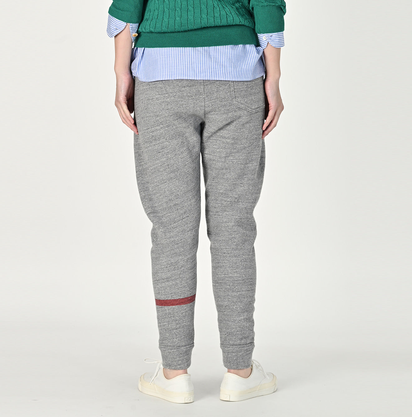 Top Urake 908 Sweat Pants Female Model