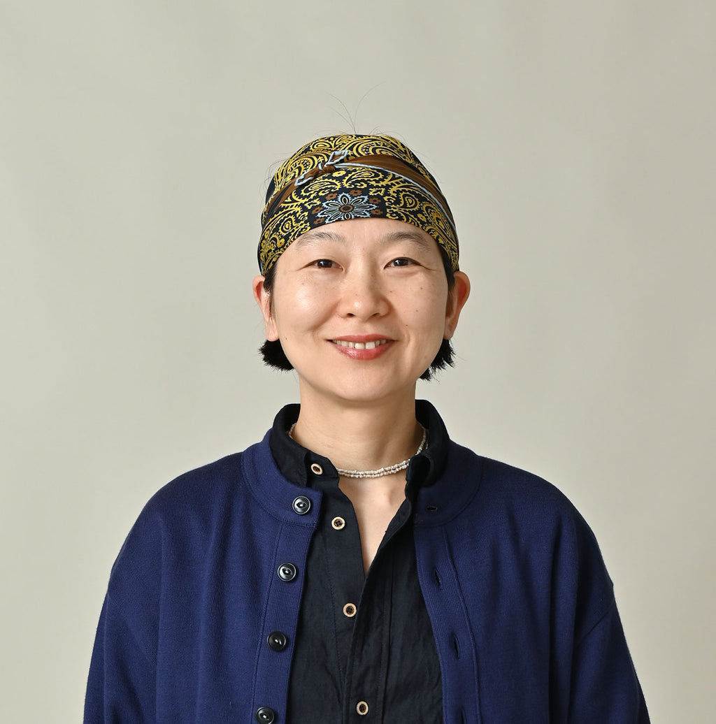 Silk Paisley Big Bandana Female Model