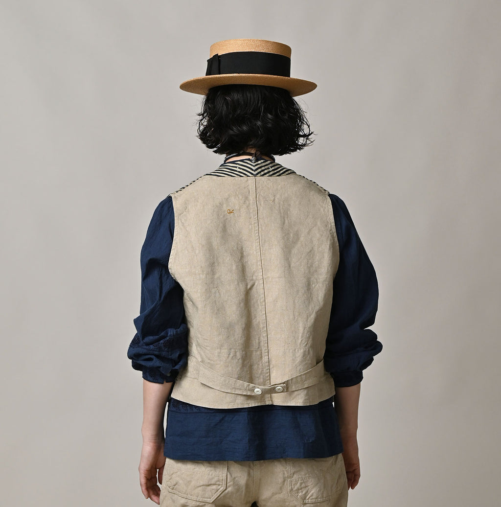 78 Satin Hickory Nou Female Model