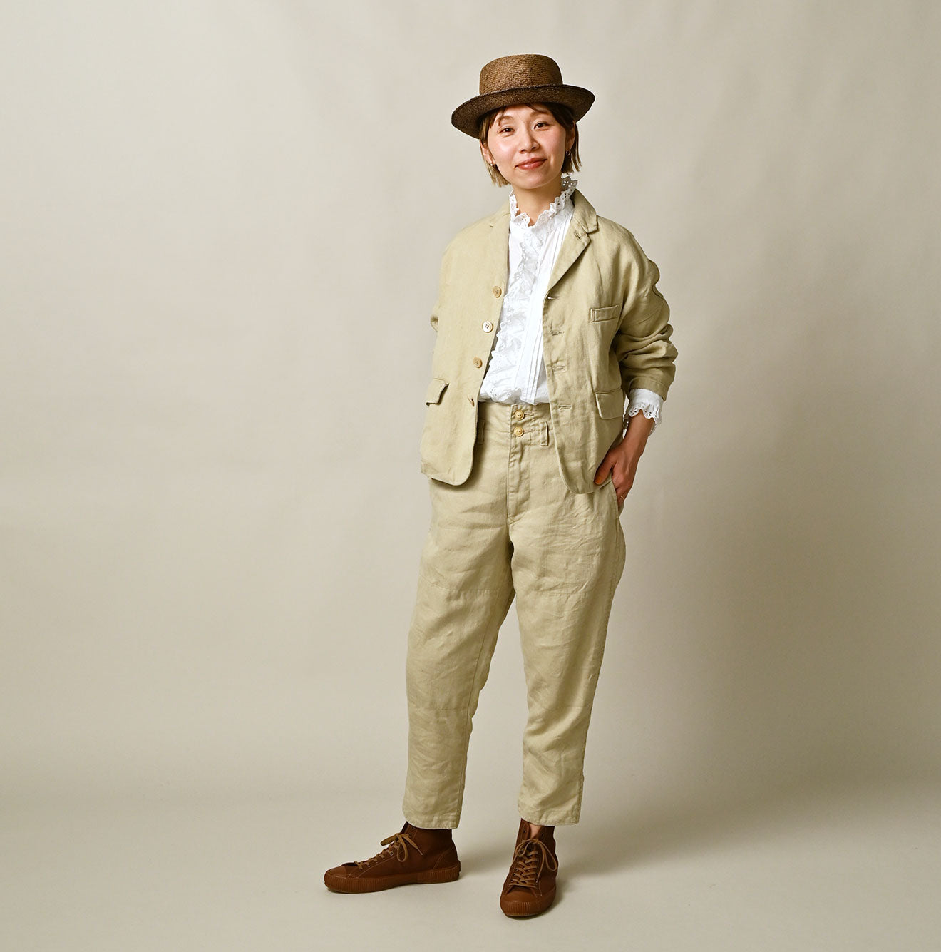 Linen Herringbone 908 Uma Jacket Female Model