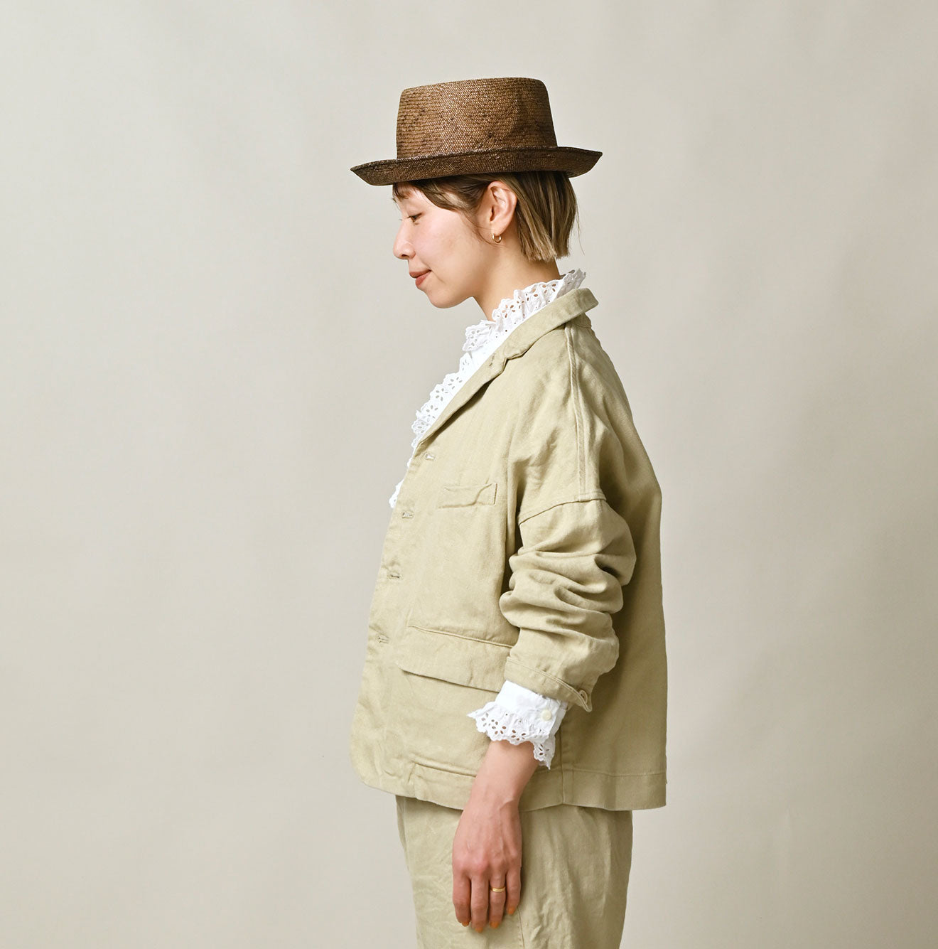 Linen Herringbone 908 Uma Jacket Female Model