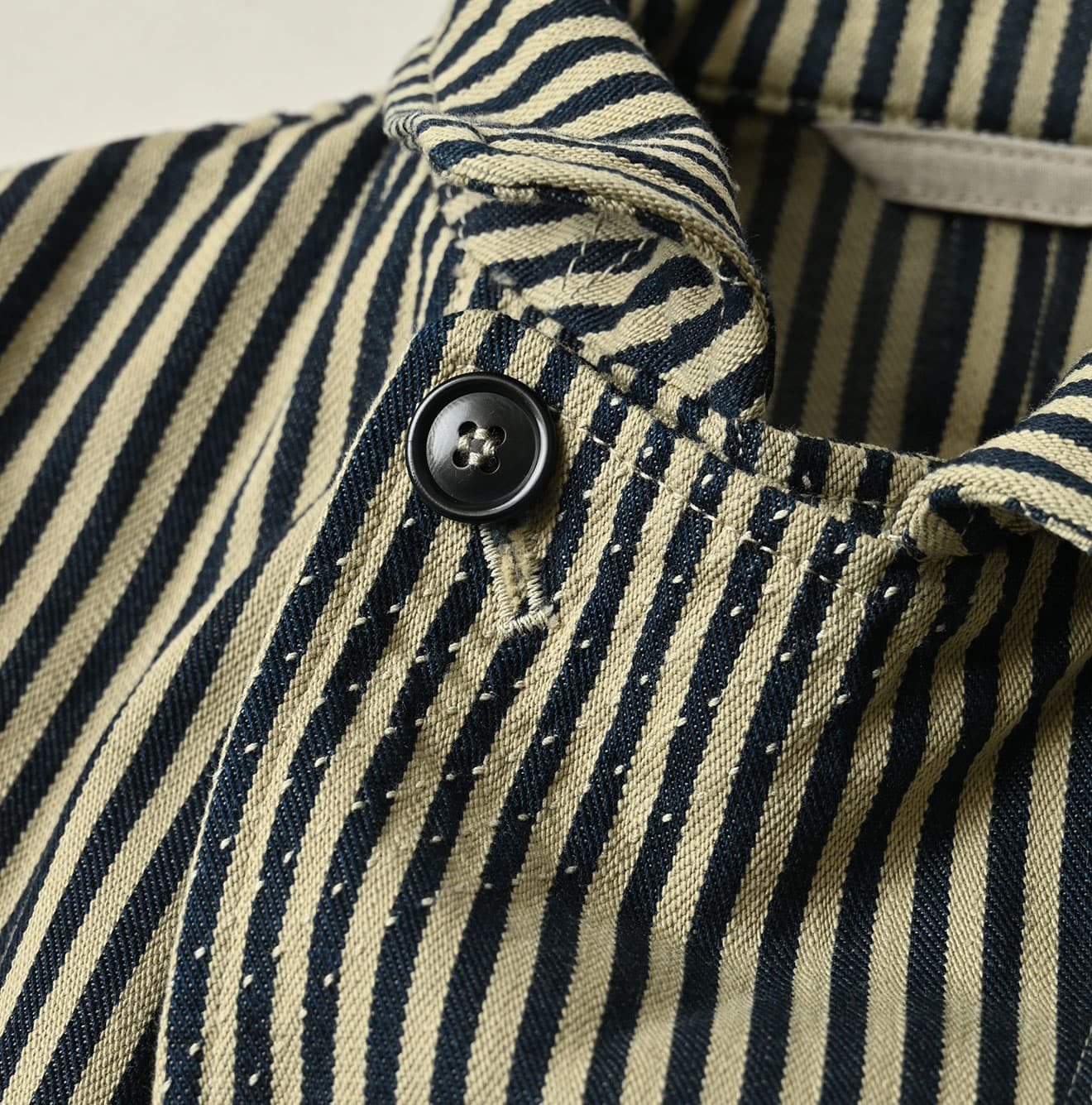 IroIro Hickory 908 Manolo Jacket Detail