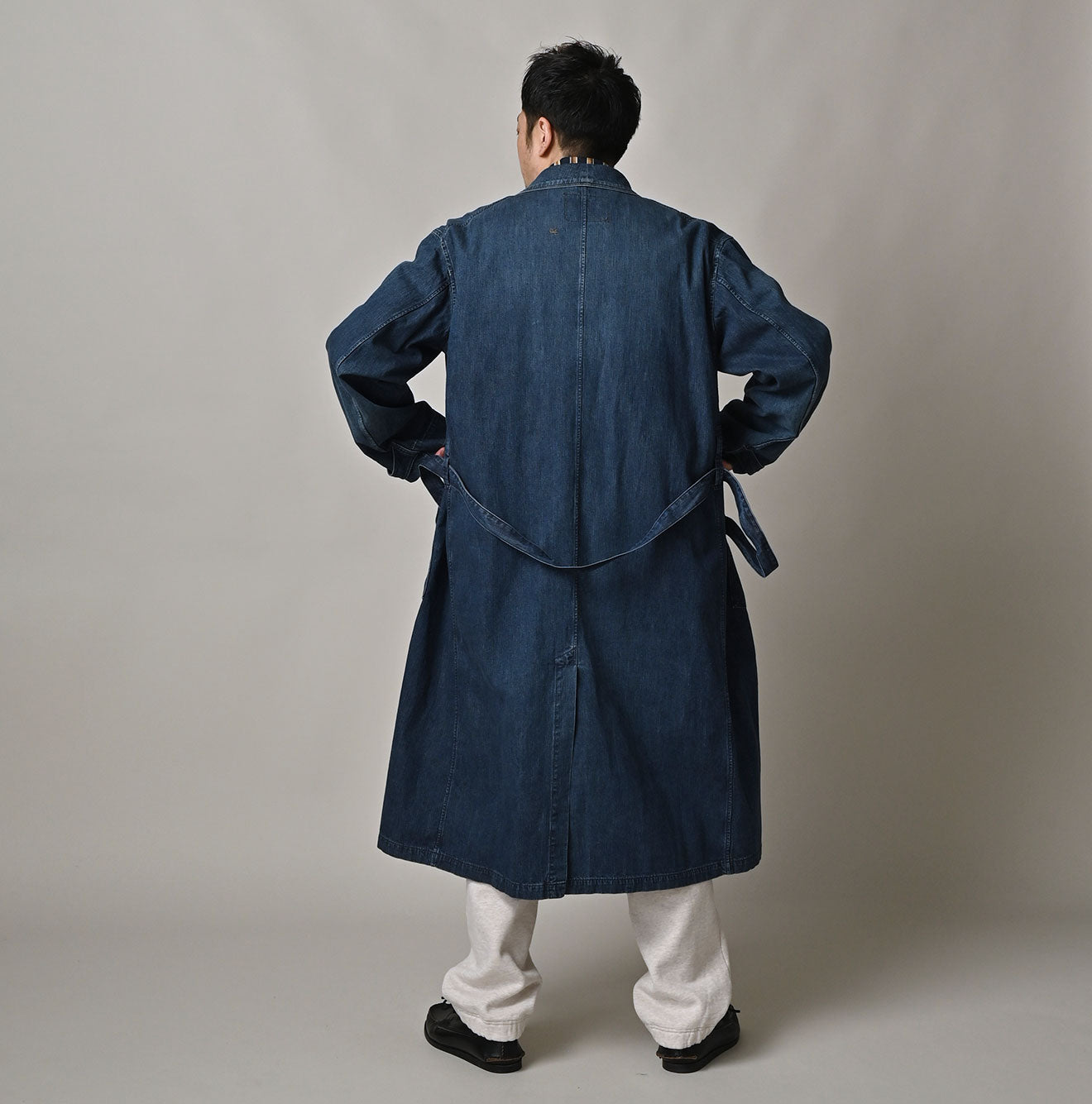 Indigo Mugihiko Denim 908 Work Coat Zyu Male Model