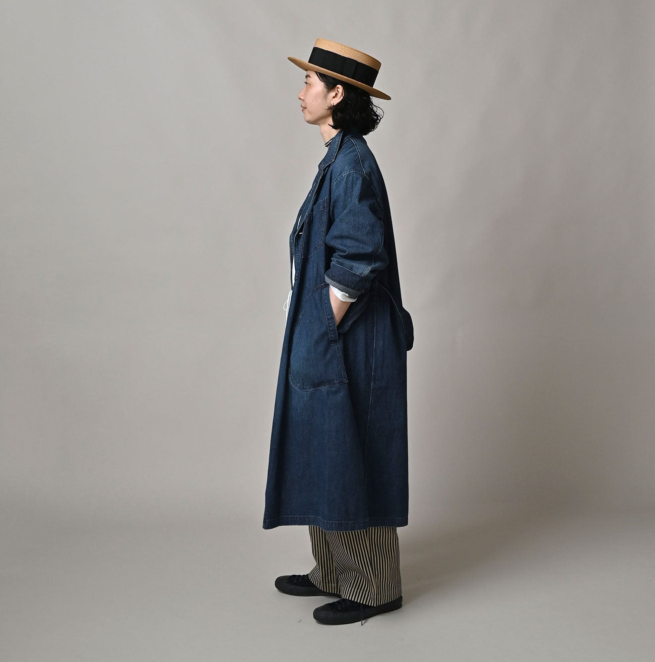 Indigo Mugihiko Denim 908 Work Coat Zyu Female Model