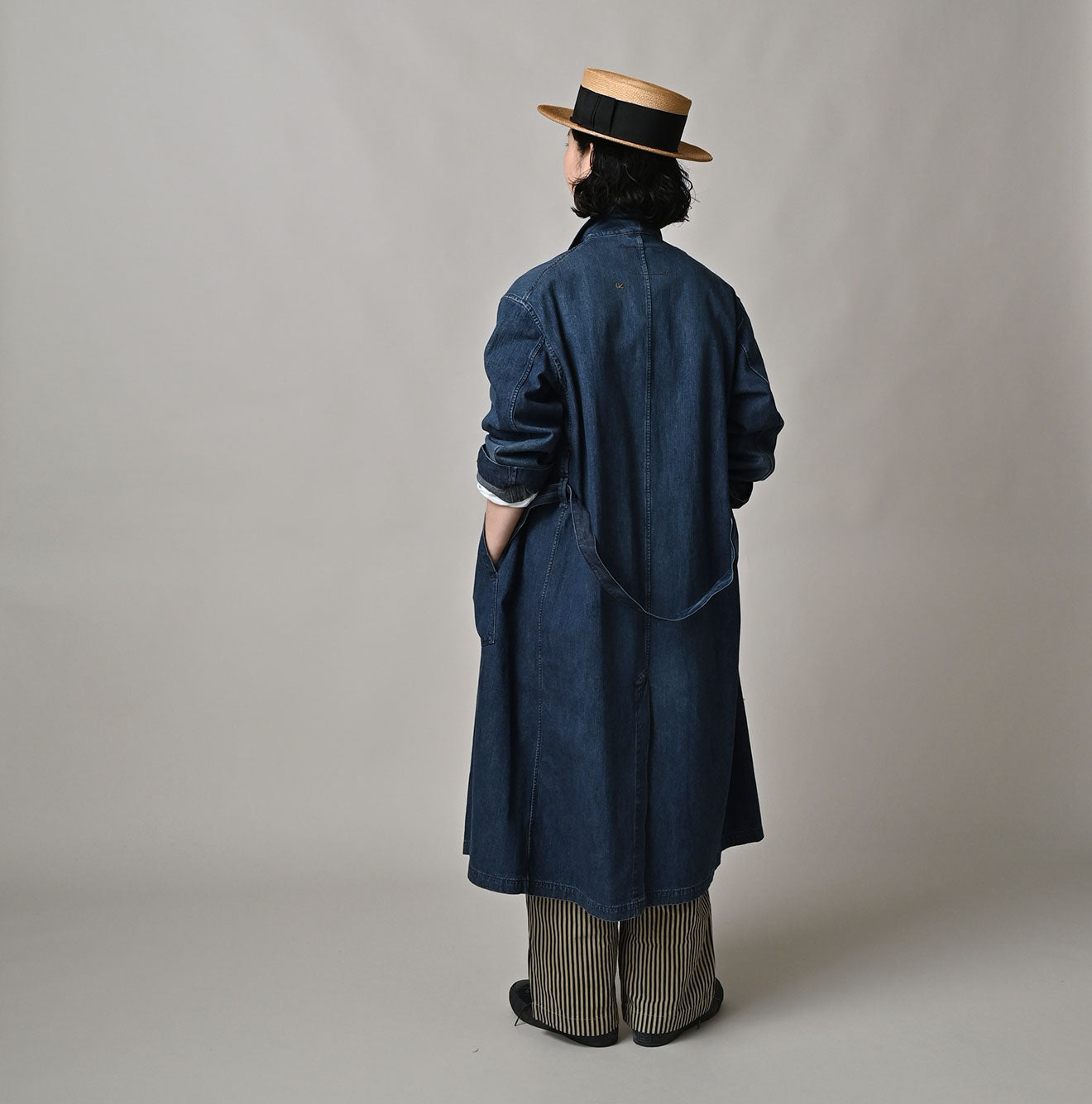 Indigo Mugihiko Denim 908 Work Coat Zyu Female Model
