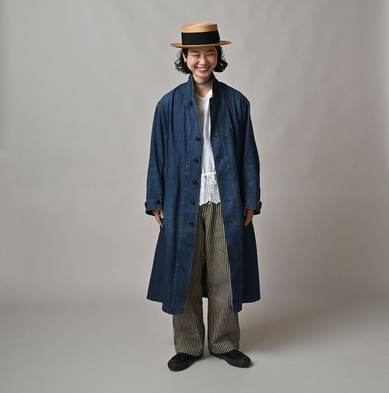 Indigo Mugihiko Denim 908 Work Coat Zyu Female Model