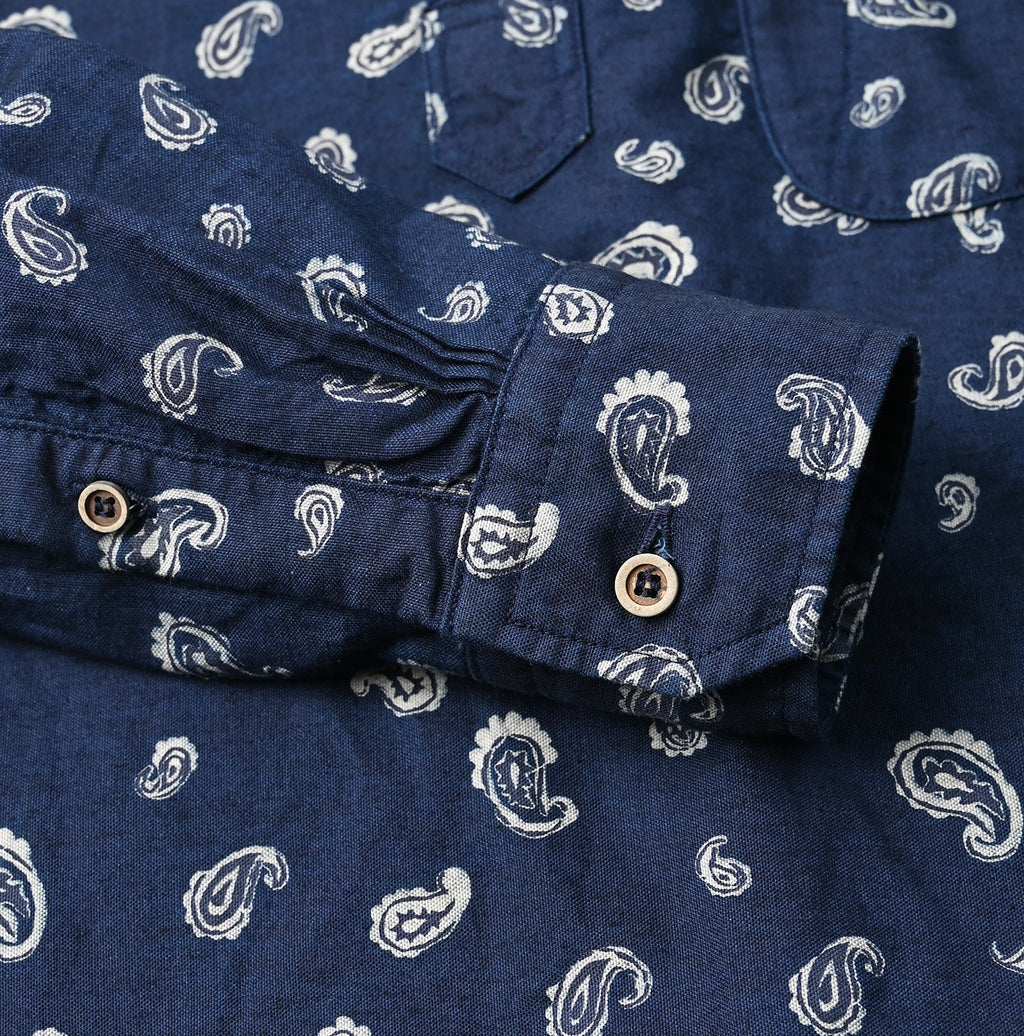 Indigo 504 OX Paisley 908 Loafer Button Down Pull Detail